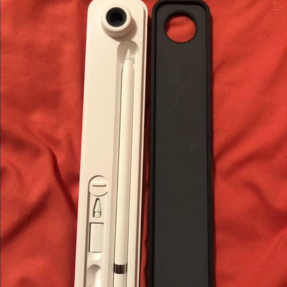 1st Gen Apple Pencil w/ Belkin case and extra tip